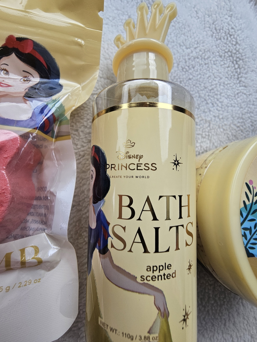 Disney Princess 3 Piece Bath Set Snow White Apple Scented Bath Salts, Body Scrub